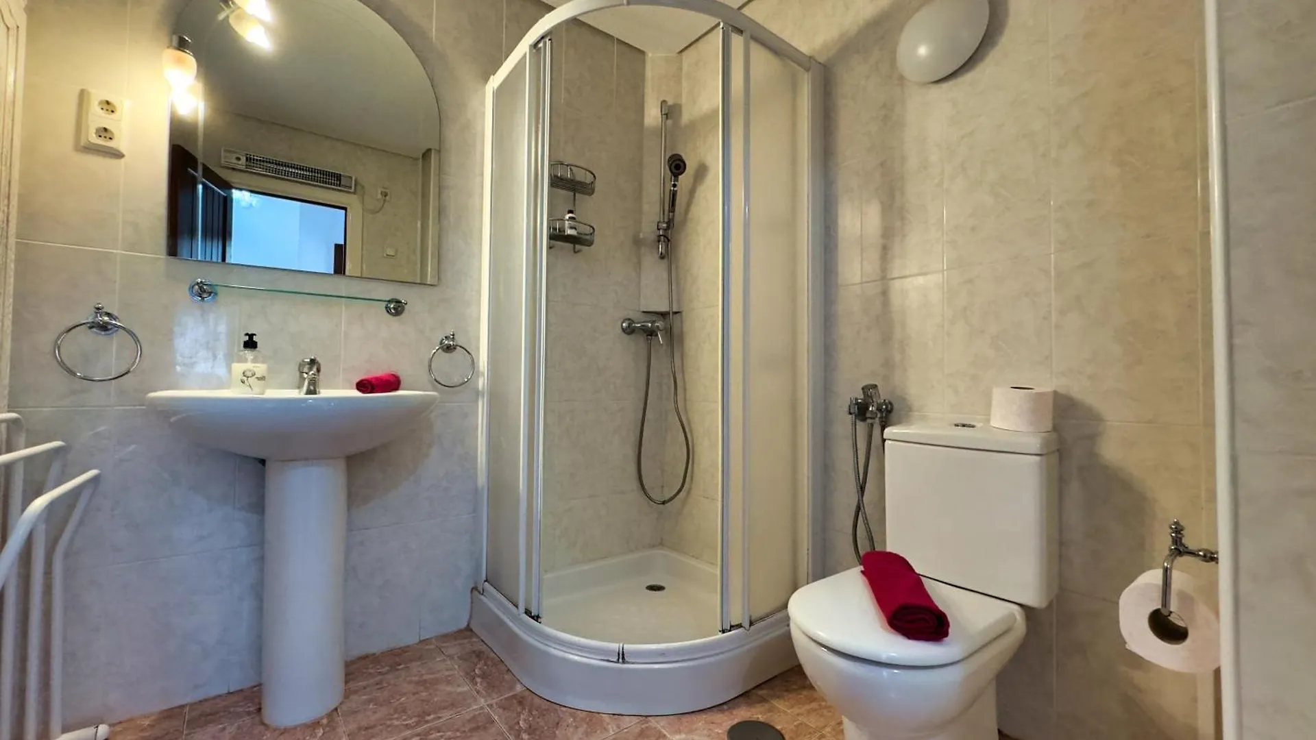 Apartment With Secure Underground Parking Μαρμπέλλα 0*,