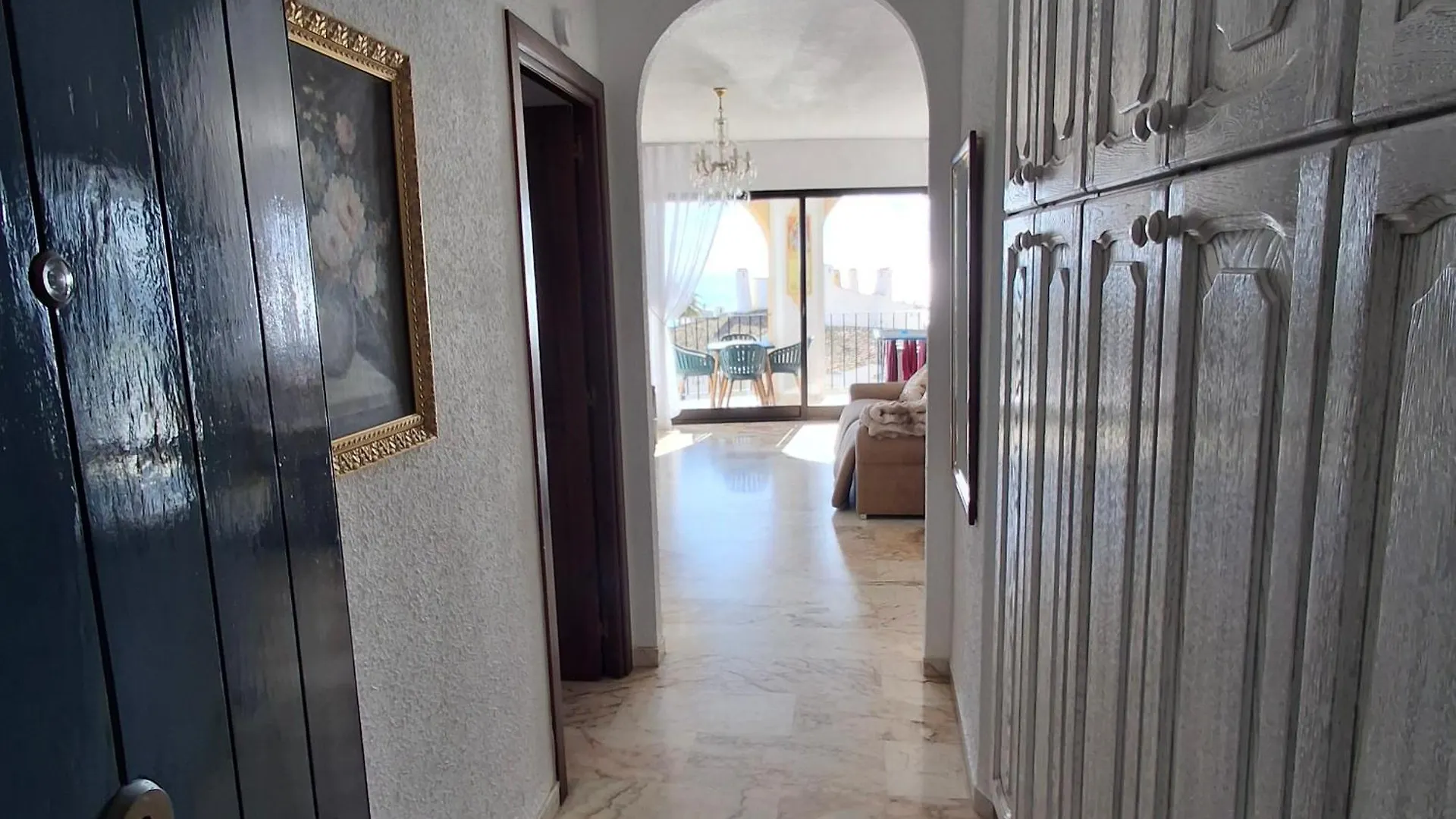 Apartment With Secure Underground Parking Μαρμπέλλα